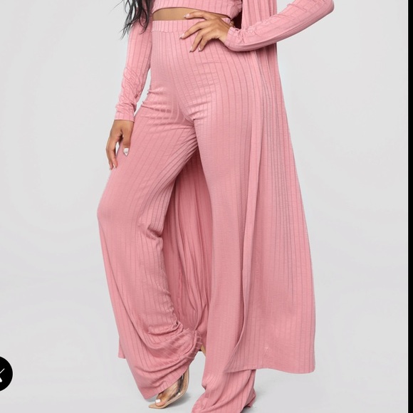 Fashion Nova wild dreams mauve XS pants - Picture 3 of 5